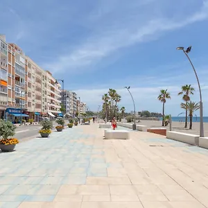  Holiday home Enjoy At Our Fully Equipped 2br Town House, Beach- 1min